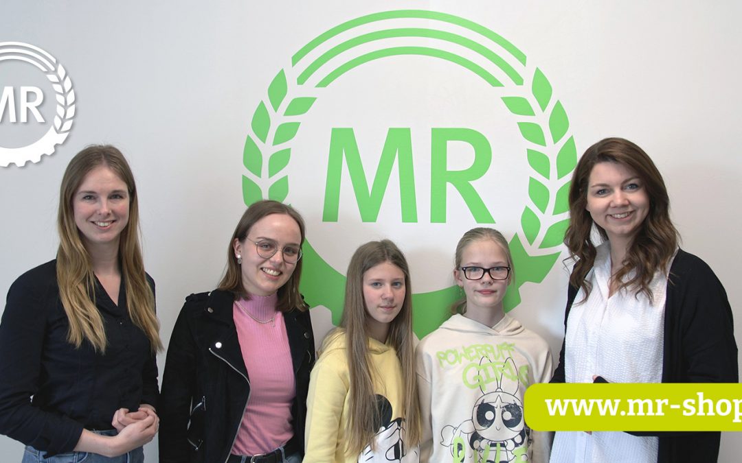 Girls'Day: Die Schülerinnen der Gesamtschule aus Saerbeck mit dem Projektteam vom Maschinenring Westfalen-Lippe